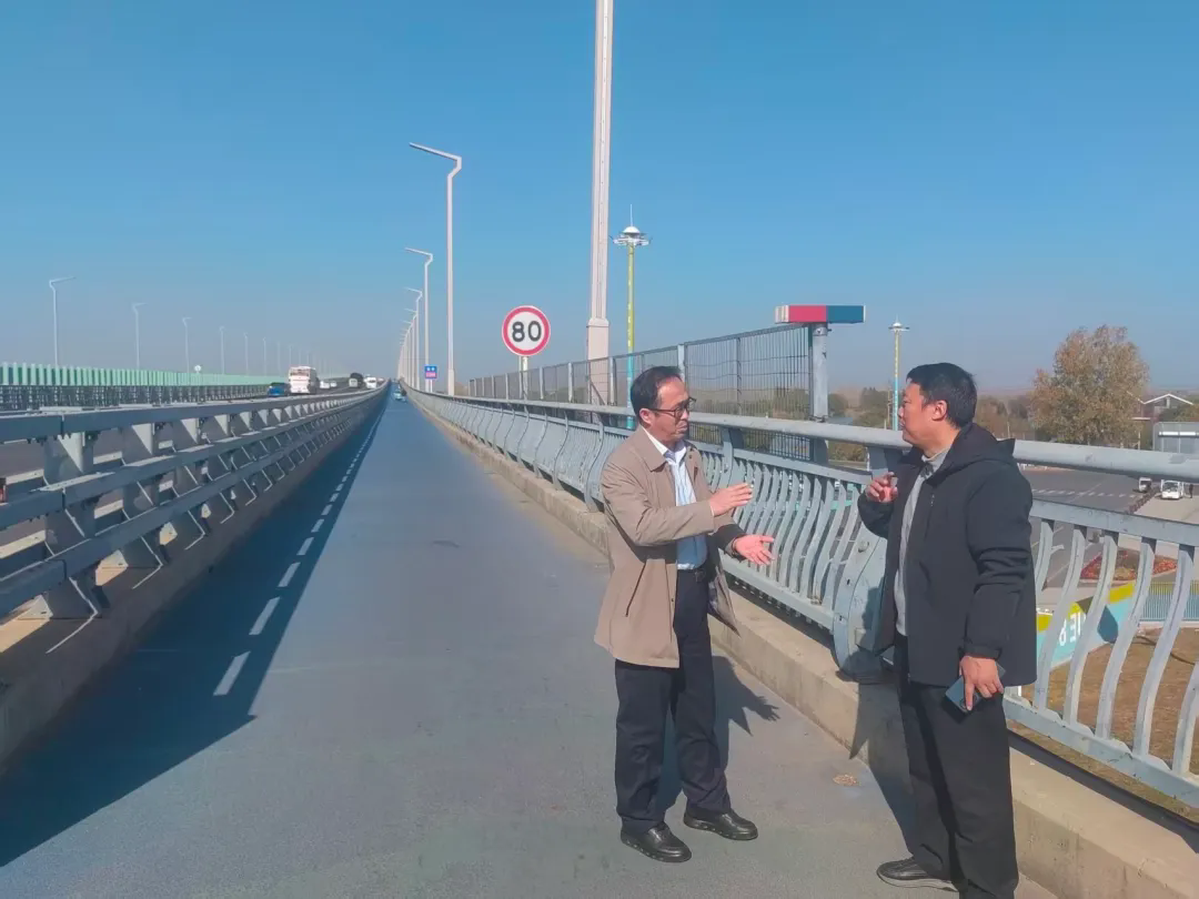 2.webp.png 2.webp.png