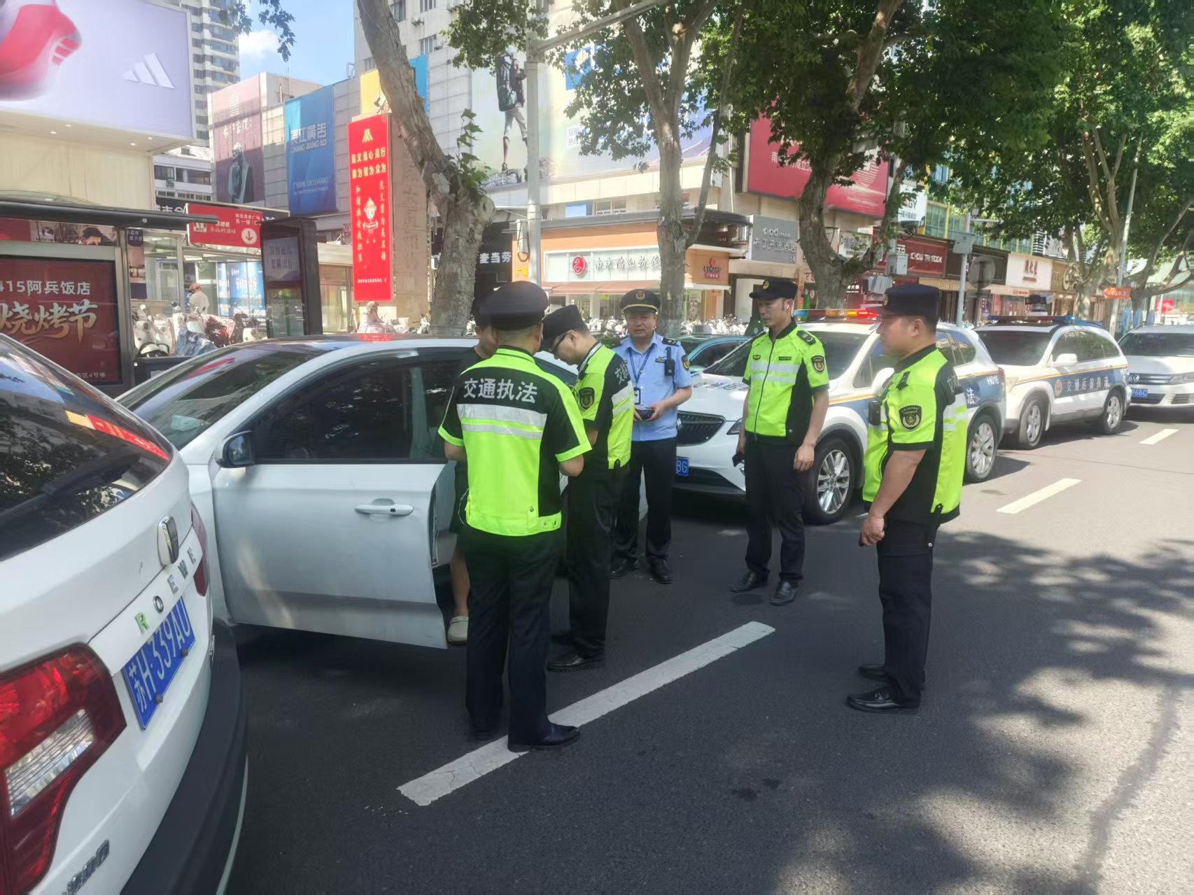 高温酷暑守一线 打非治违保安全——淮安交通执法支队坚...